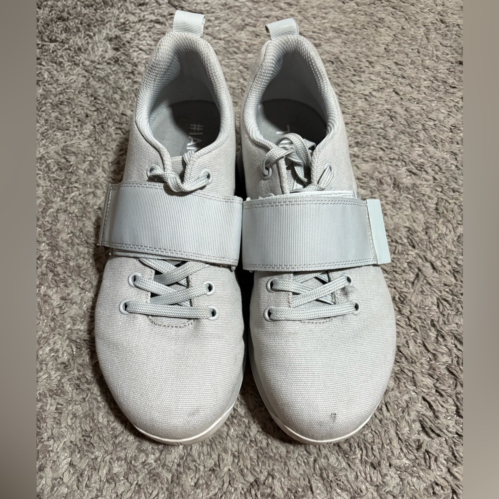 NOBULL canvas lifters
